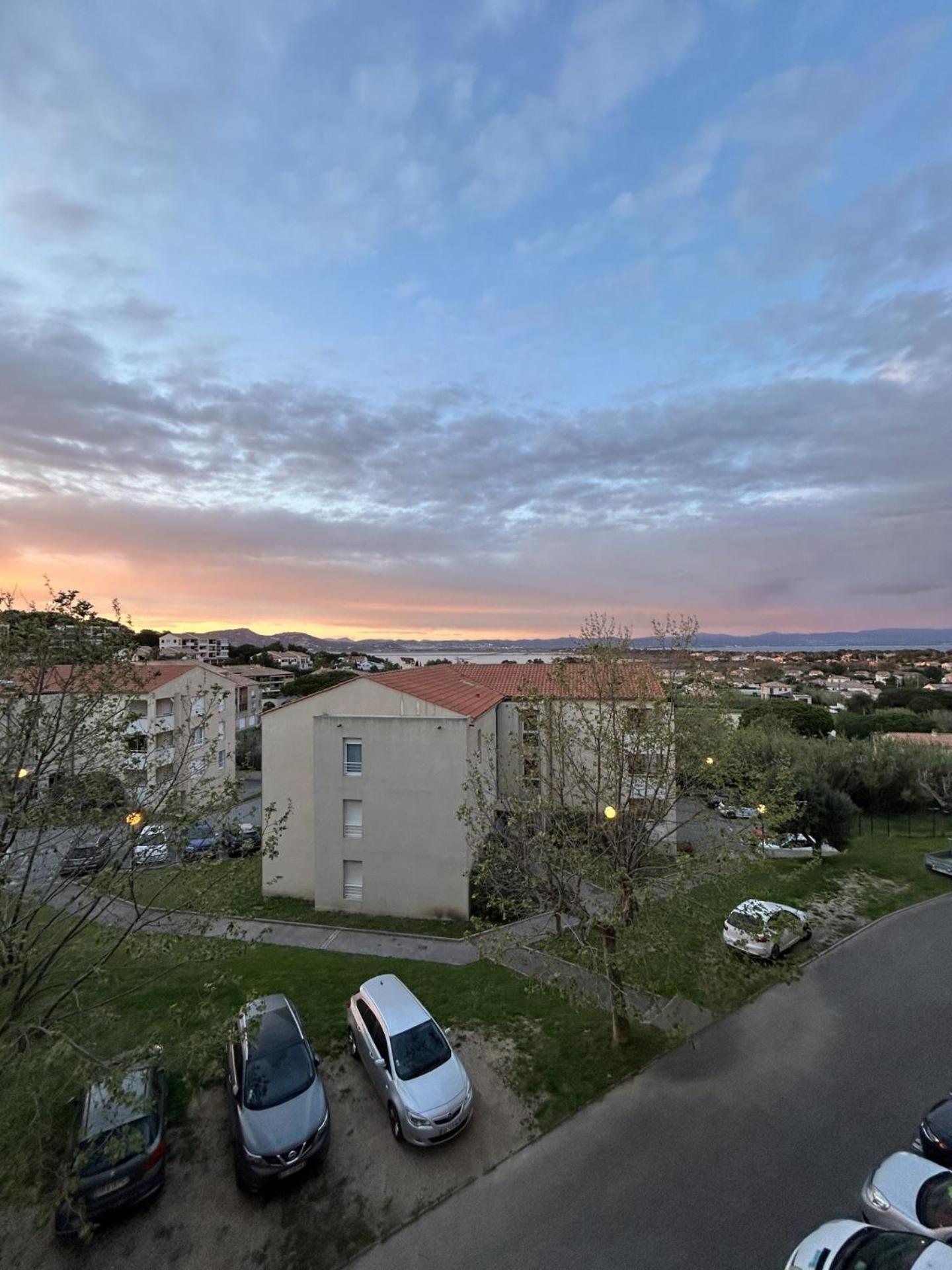 Superbe Duplex Refait A Neuf ! Appartement Hyères Buitenkant foto
